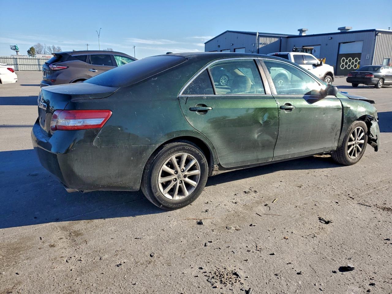 2011 TOYOTA CAMRY photo 3