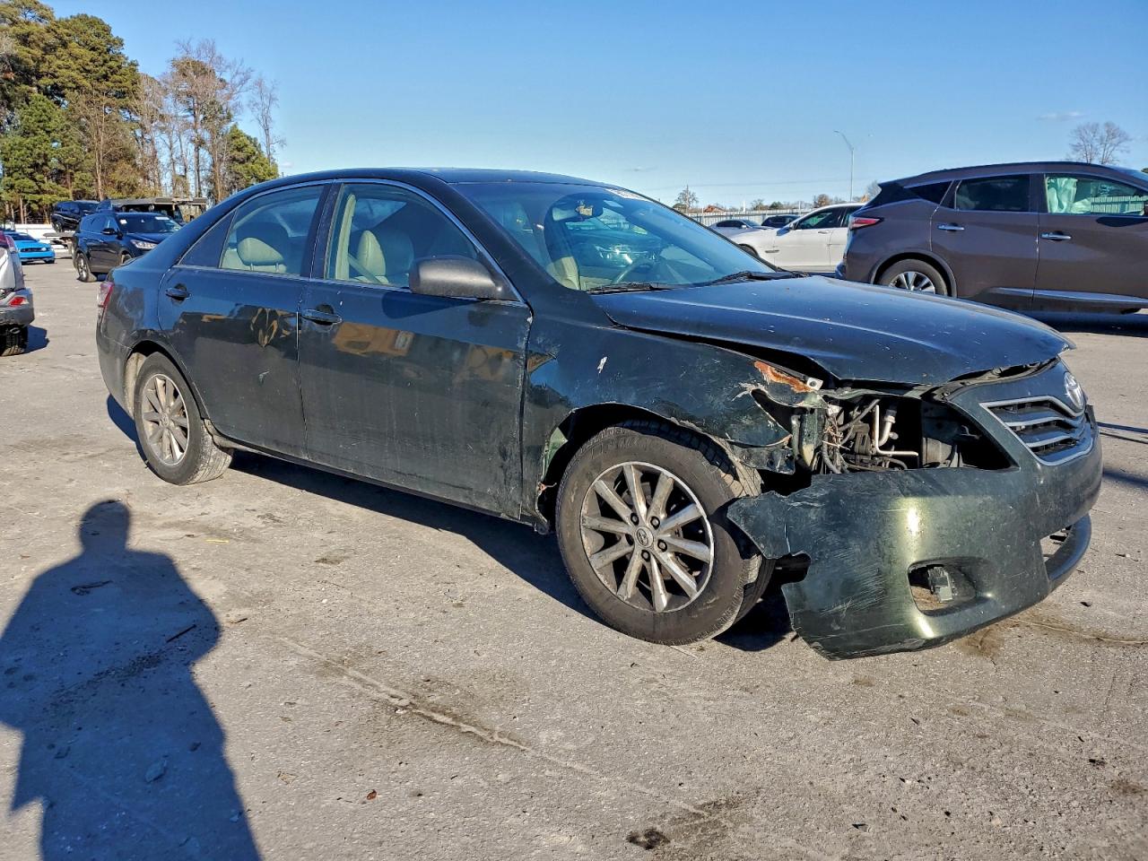 2011 TOYOTA CAMRY photo 4