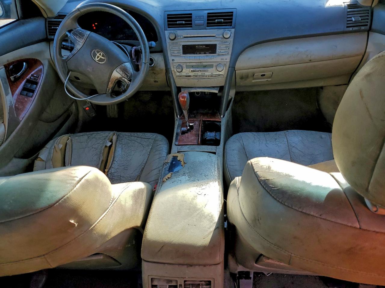 2011 TOYOTA CAMRY photo 8