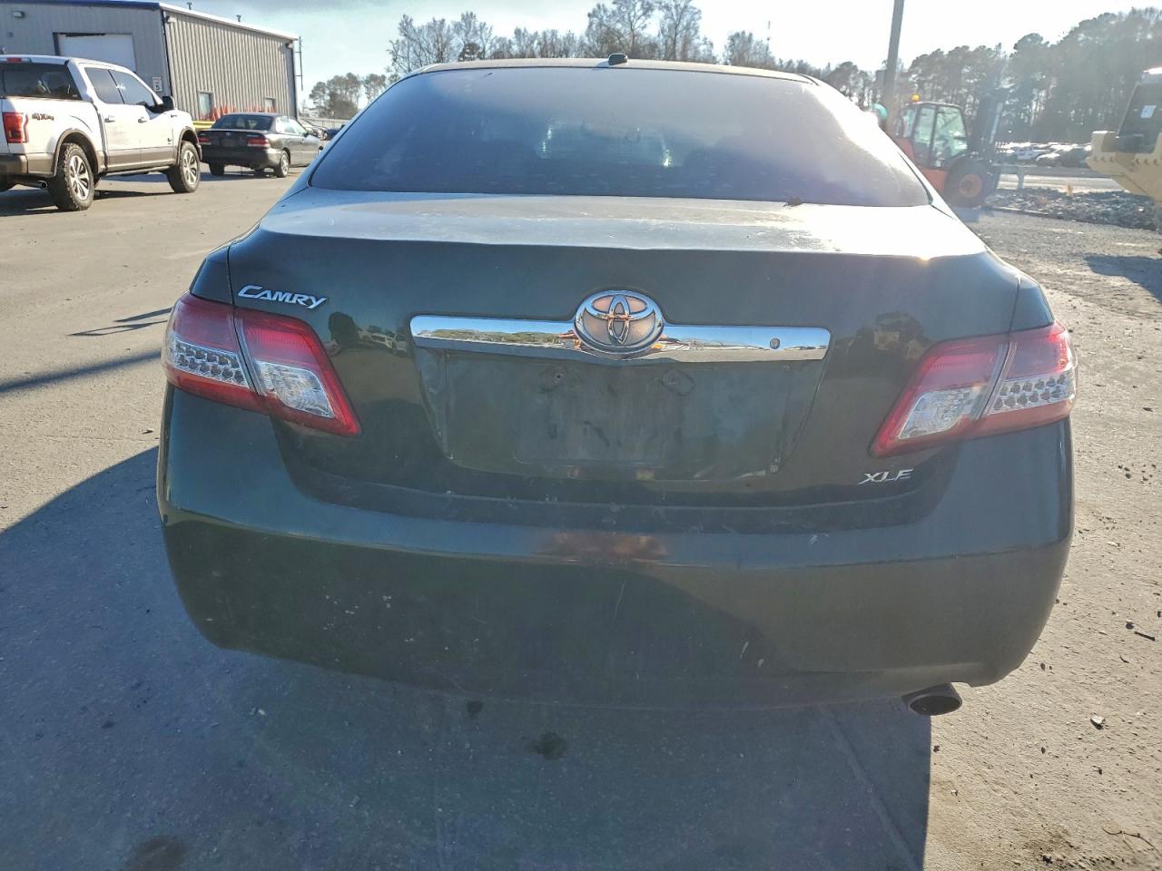2011 TOYOTA CAMRY photo 6