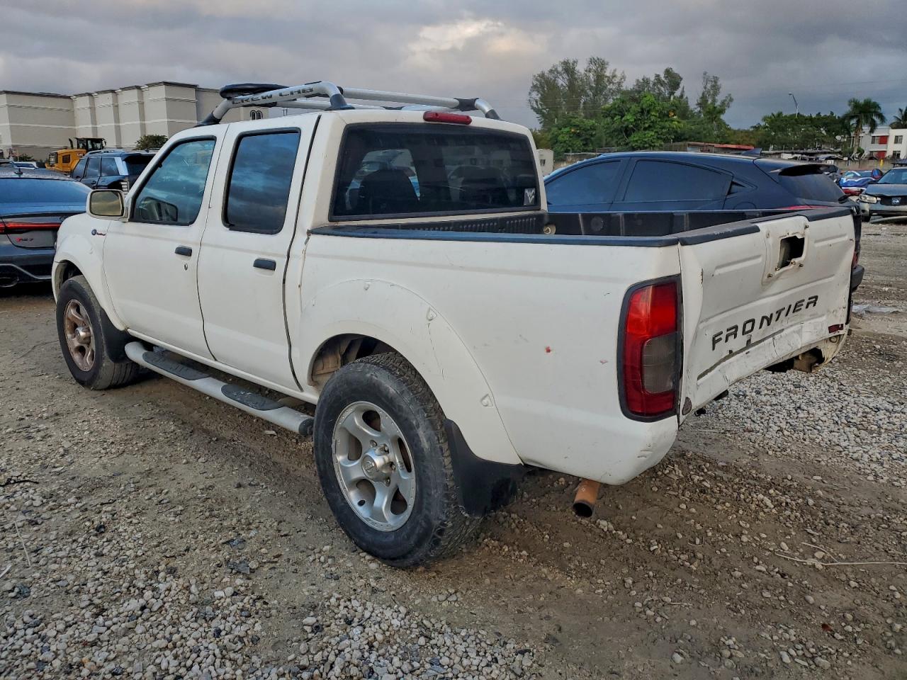 2001 NISSAN FRONTIER CREW CAB SC photo 2