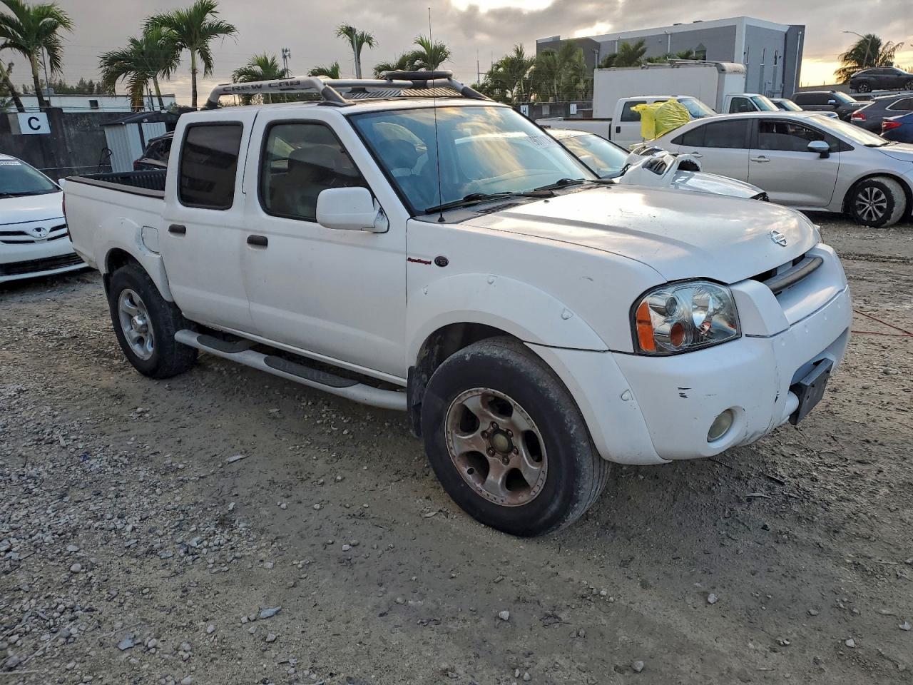 2001 NISSAN FRONTIER CREW CAB SC photo 4