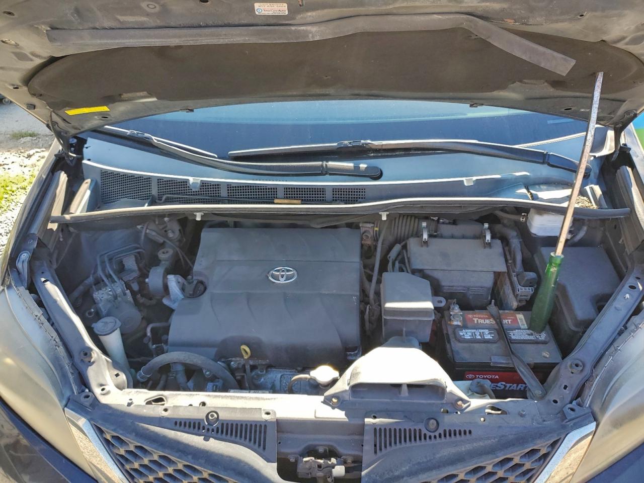 2015 TOYOTA SIENNA SPORT photo 12