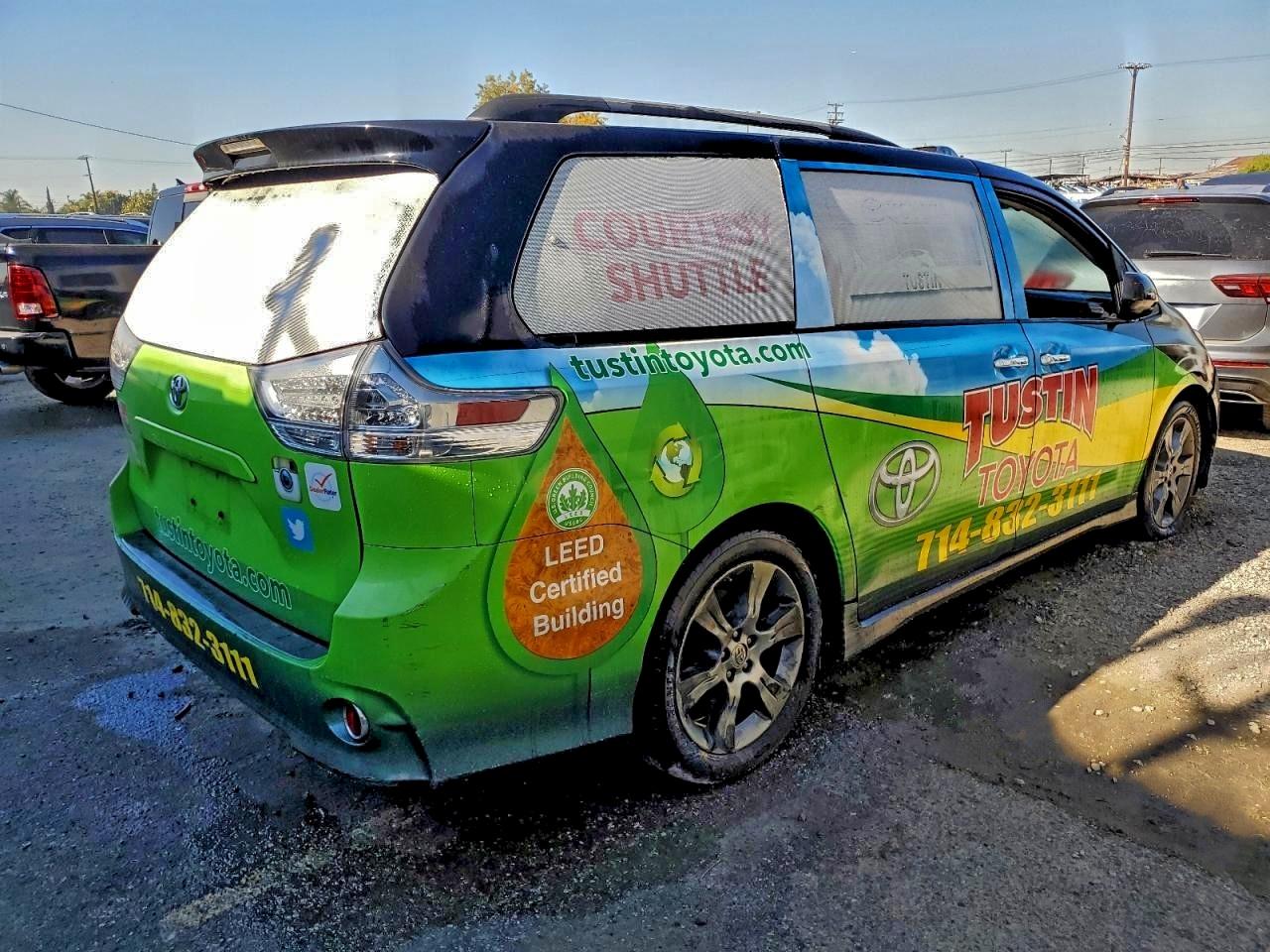 2015 TOYOTA SIENNA SPORT photo 3