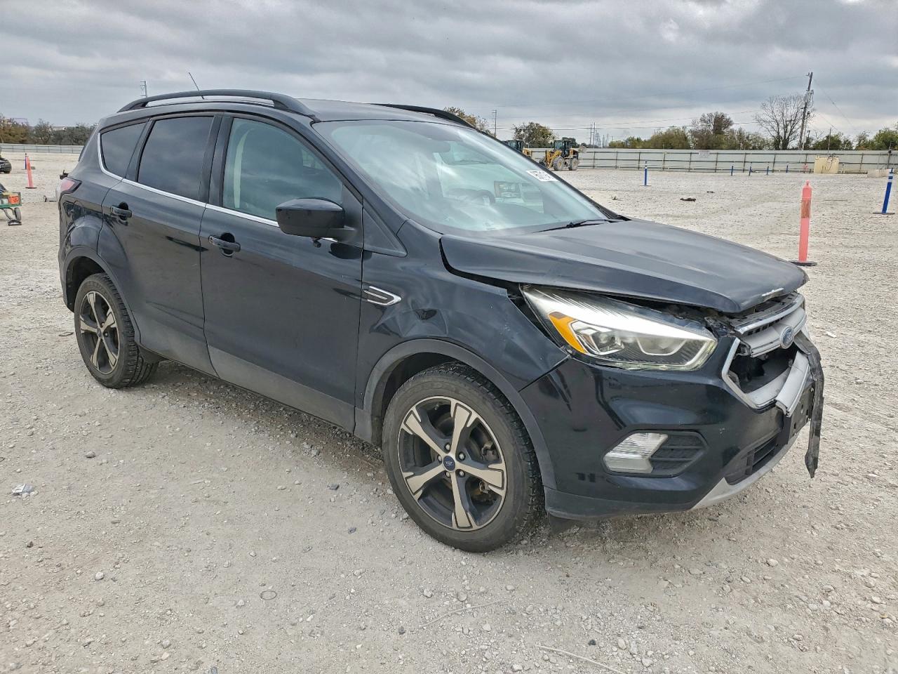2018 FORD ESCAPE SEL photo 4