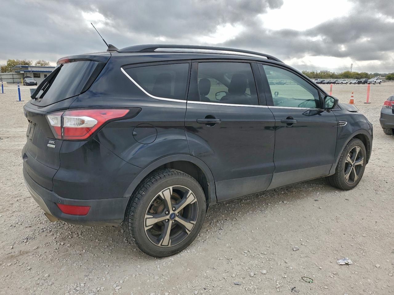 2018 FORD ESCAPE SEL photo 3