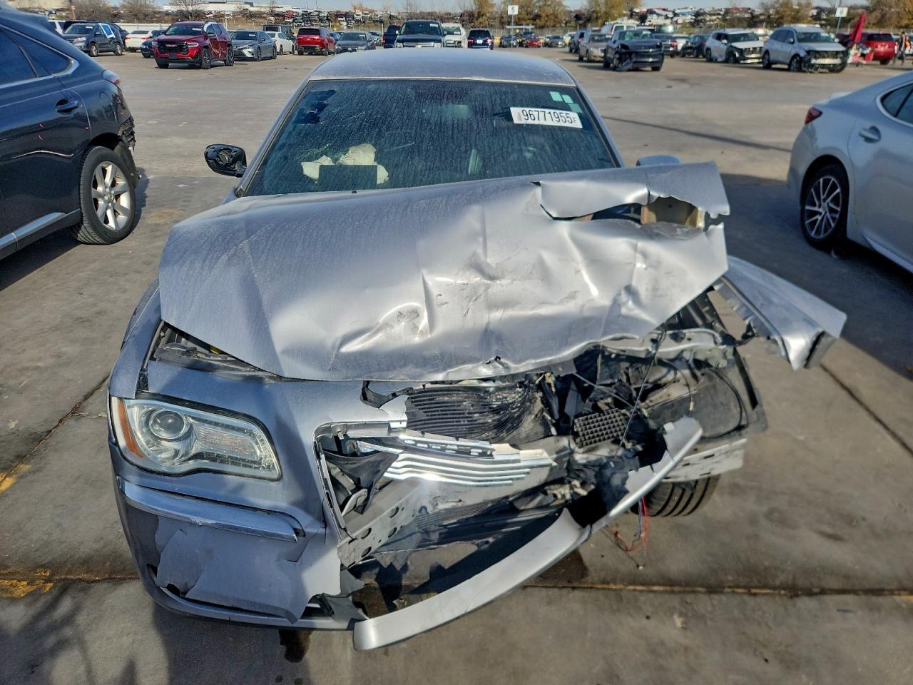 2013 CHRYSLER 300C photo 5