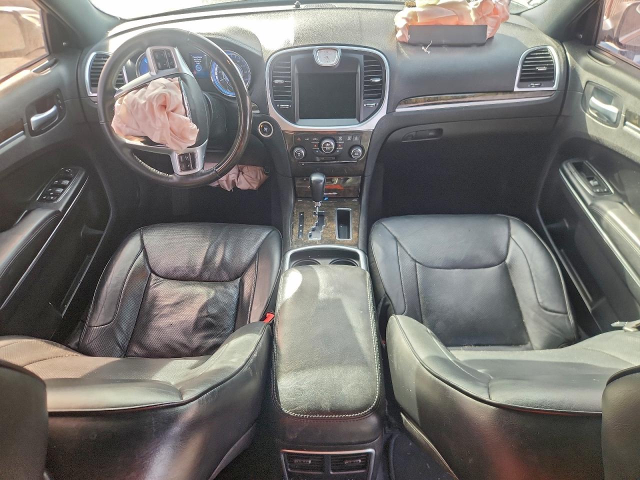 2013 CHRYSLER 300C photo 8