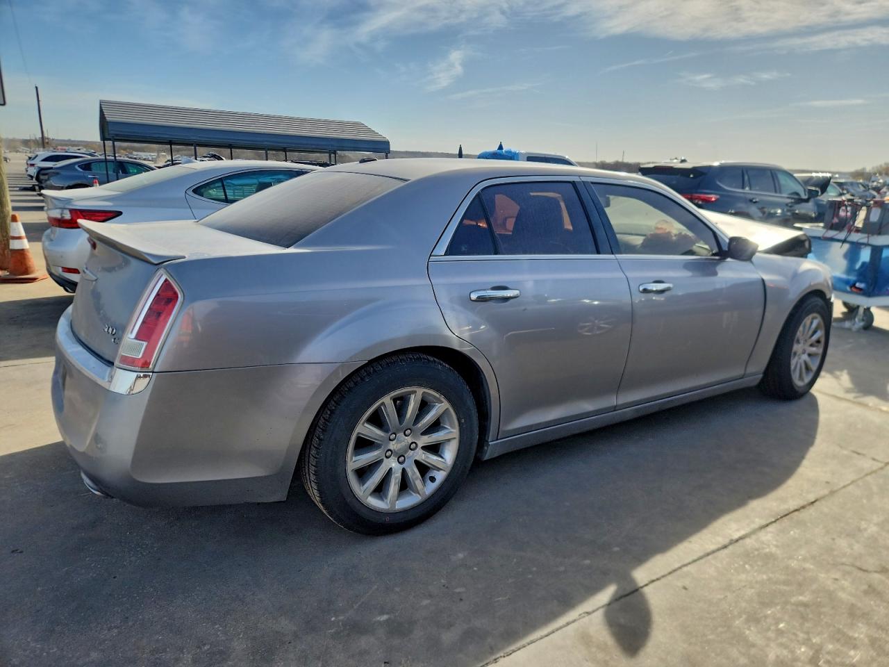 2013 CHRYSLER 300C photo 3
