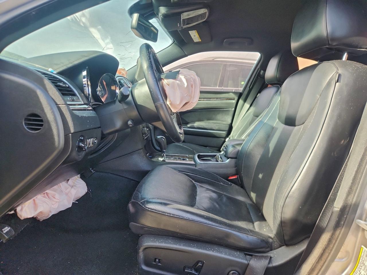 2013 CHRYSLER 300C photo 7