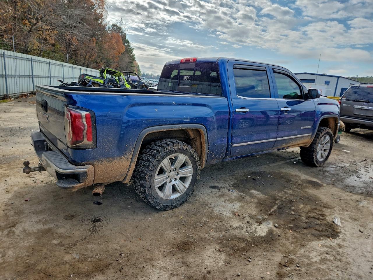 2017 GMC SIERRA K1500 SLT photo 3