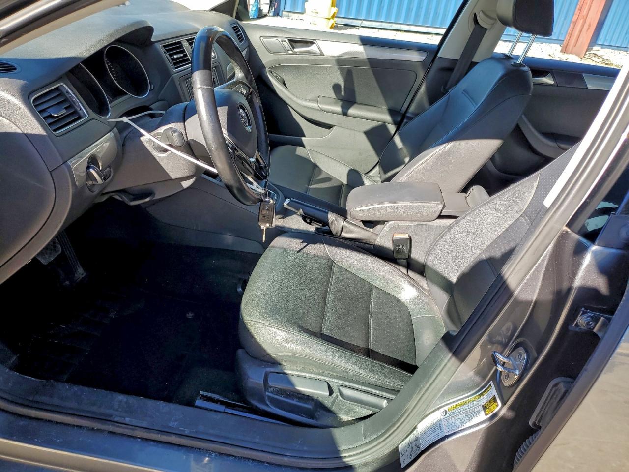 2017 VOLKSWAGEN JETTA SE photo 7