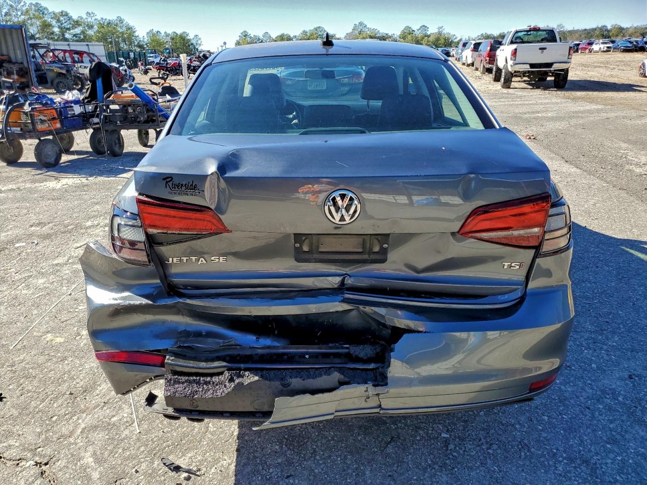 2017 VOLKSWAGEN JETTA SE photo 6