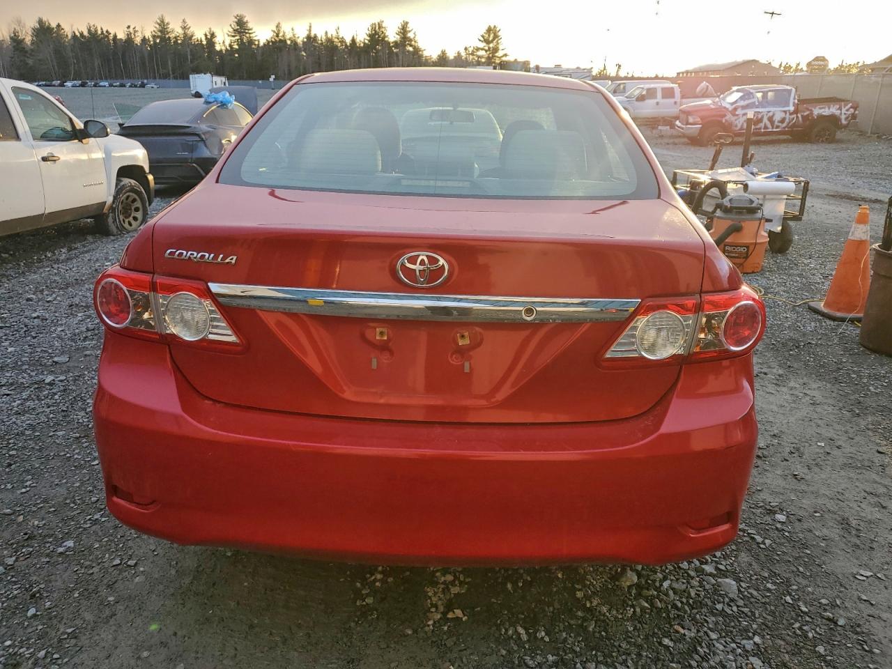 2013 TOYOTA COROLLA BASE photo 6