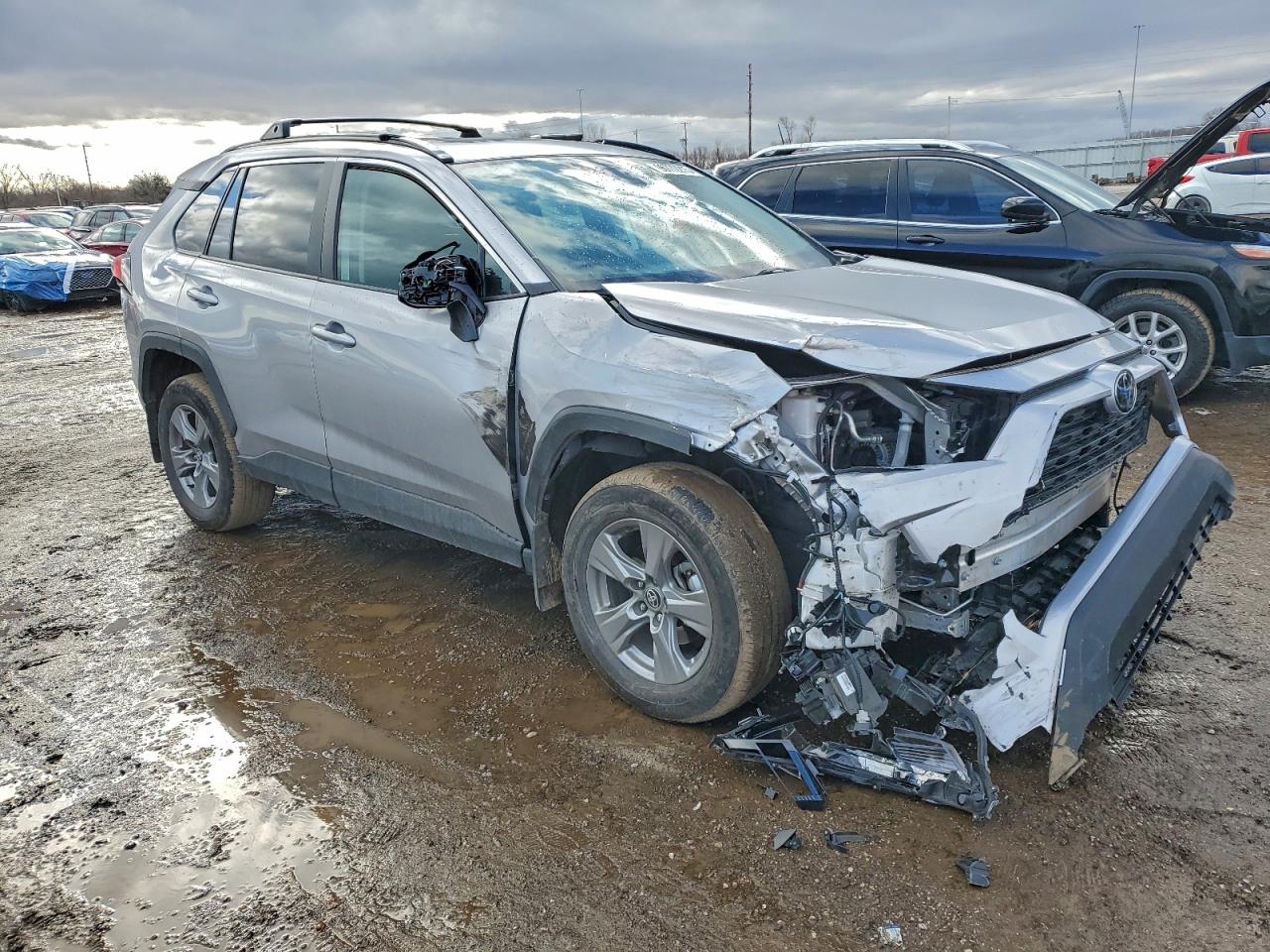 2024 TOYOTA RAV4 XLE photo 4