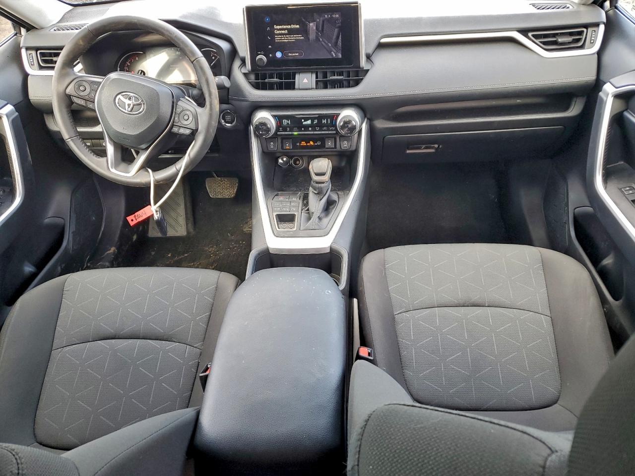 2024 TOYOTA RAV4 XLE photo 8