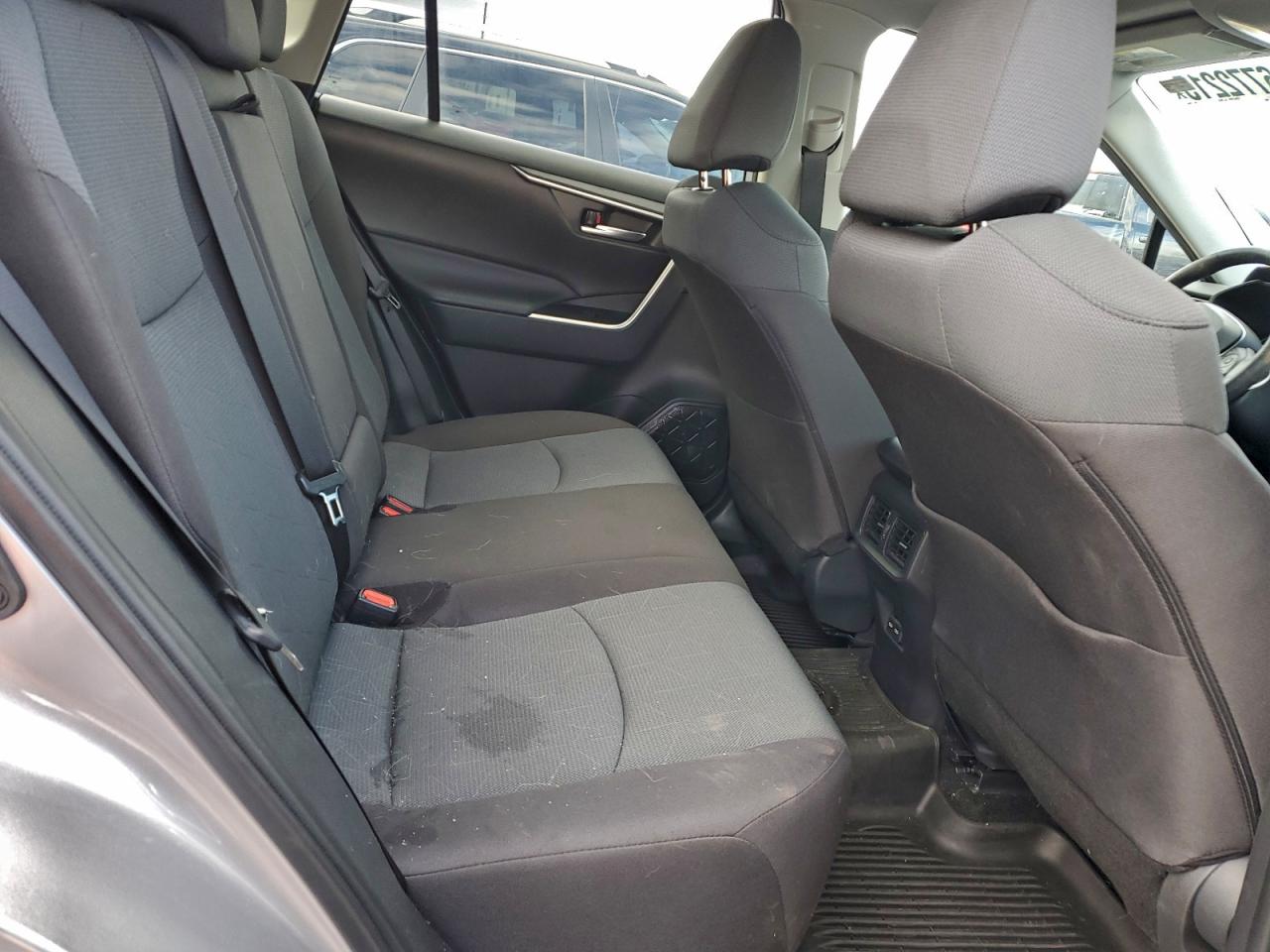 2024 TOYOTA RAV4 XLE photo 11