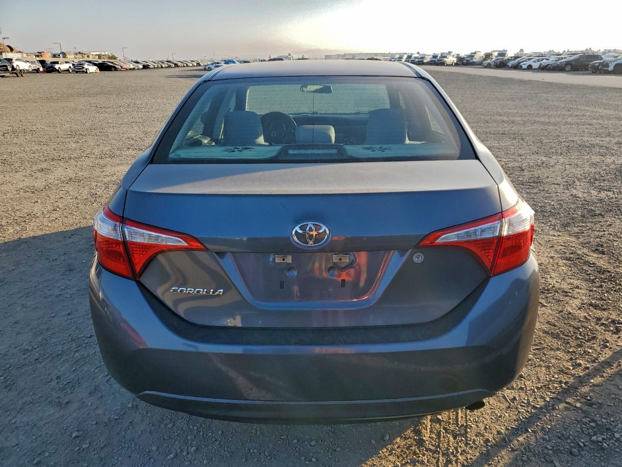 2015 TOYOTA COROLLA L photo 11