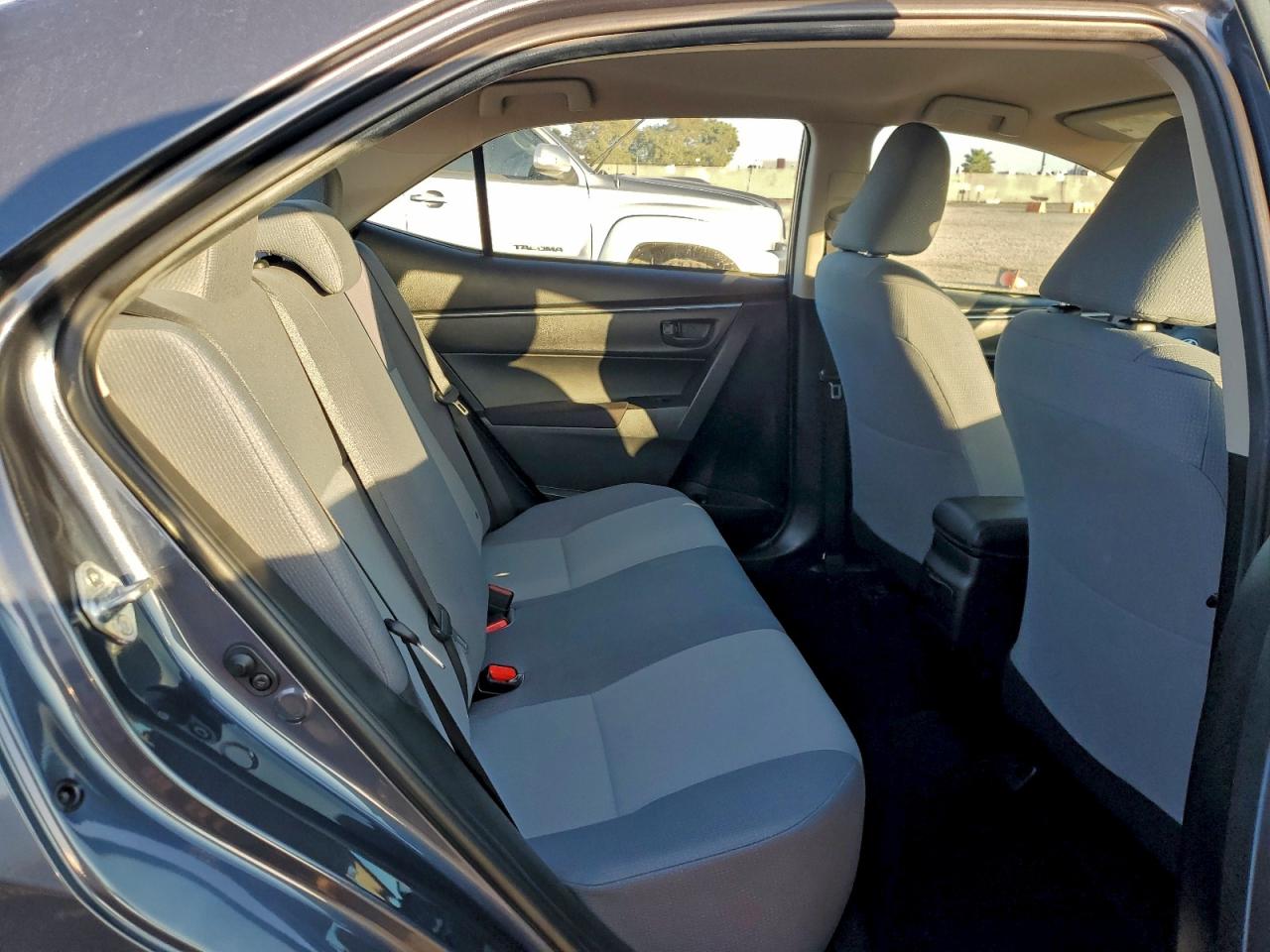 2015 TOYOTA COROLLA L photo 19