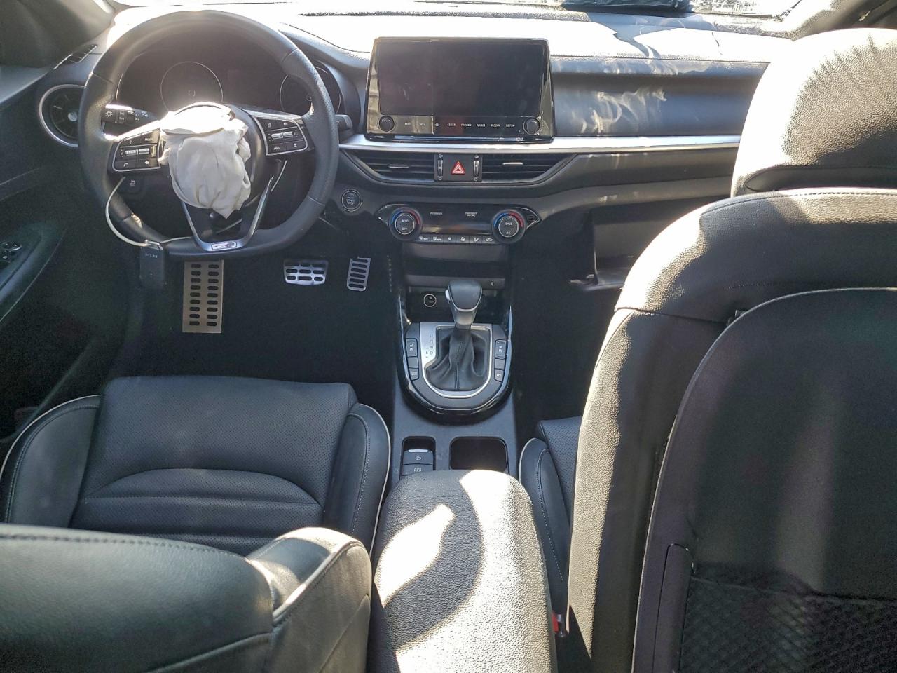 2023 KIA FORTE GT LINE photo 8