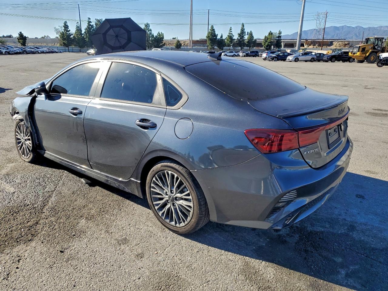 2023 KIA FORTE GT LINE photo 2