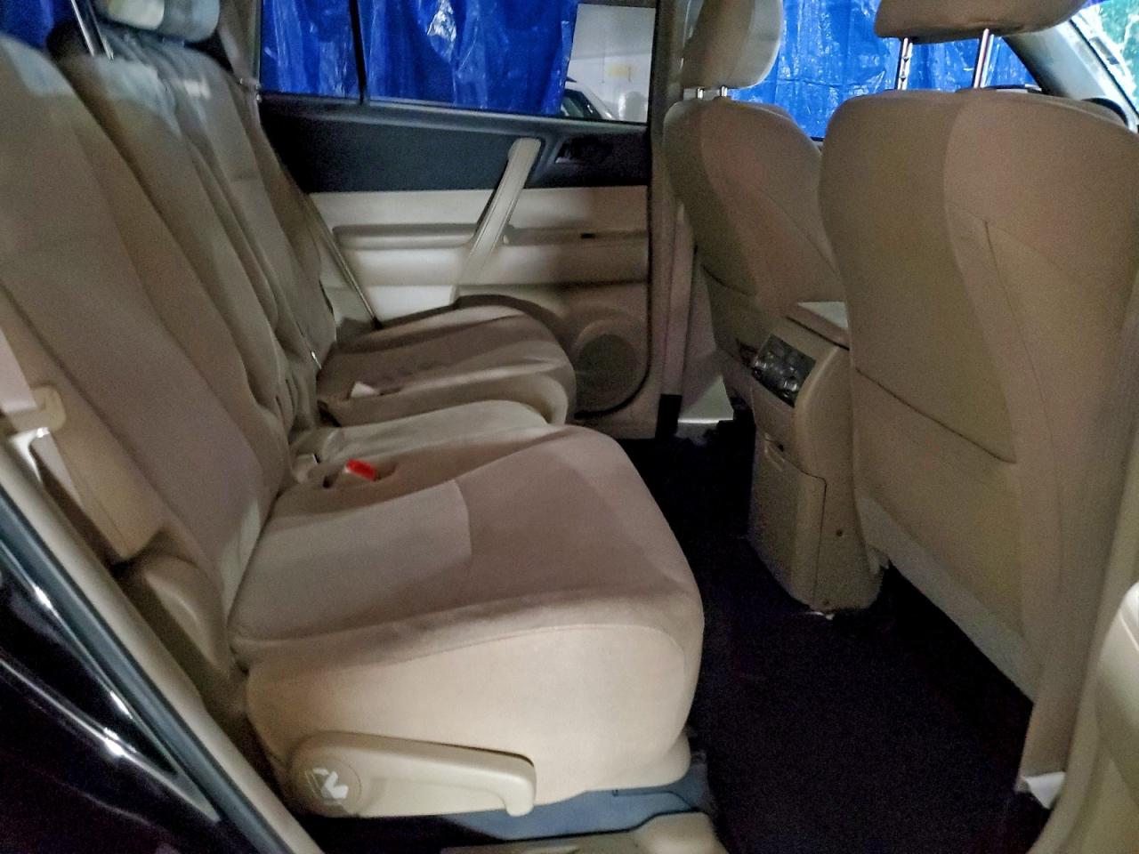 2013 TOYOTA HIGHLANDER BASE photo 19