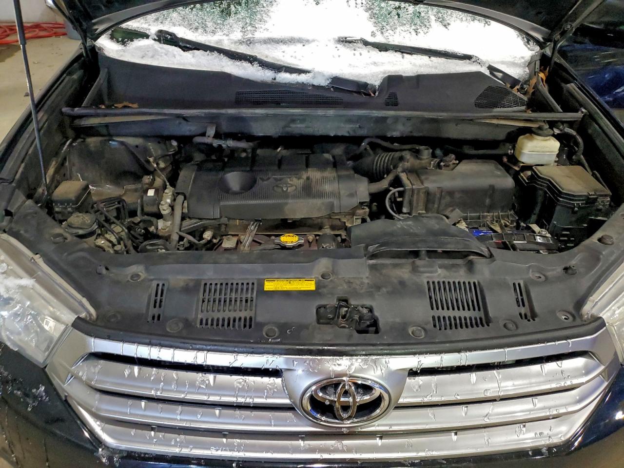 2013 TOYOTA HIGHLANDER BASE photo 21