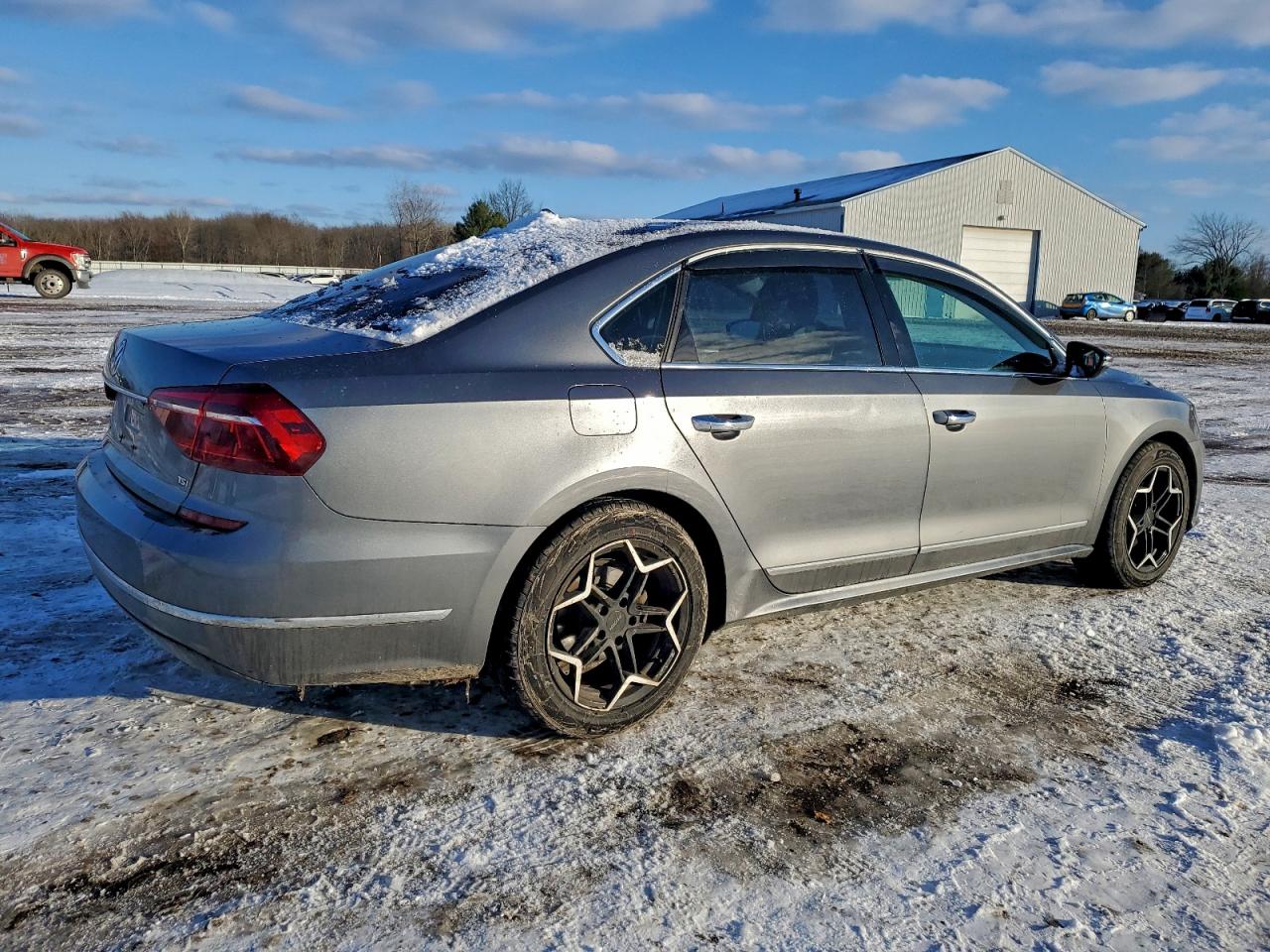 2017 VOLKSWAGEN PASSAT SE photo 5
