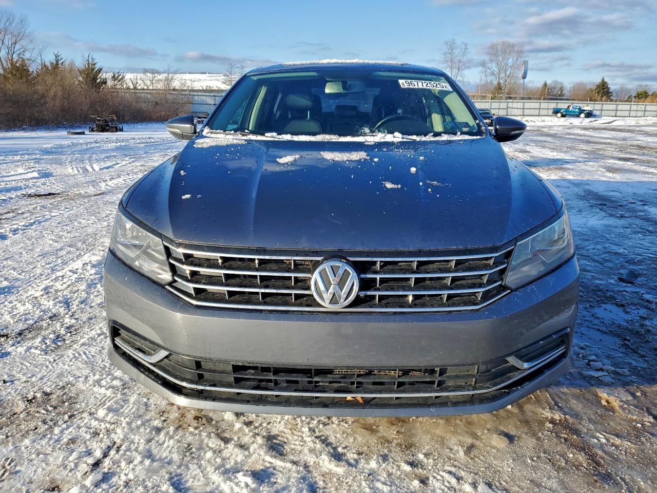 2017 VOLKSWAGEN PASSAT SE photo 9