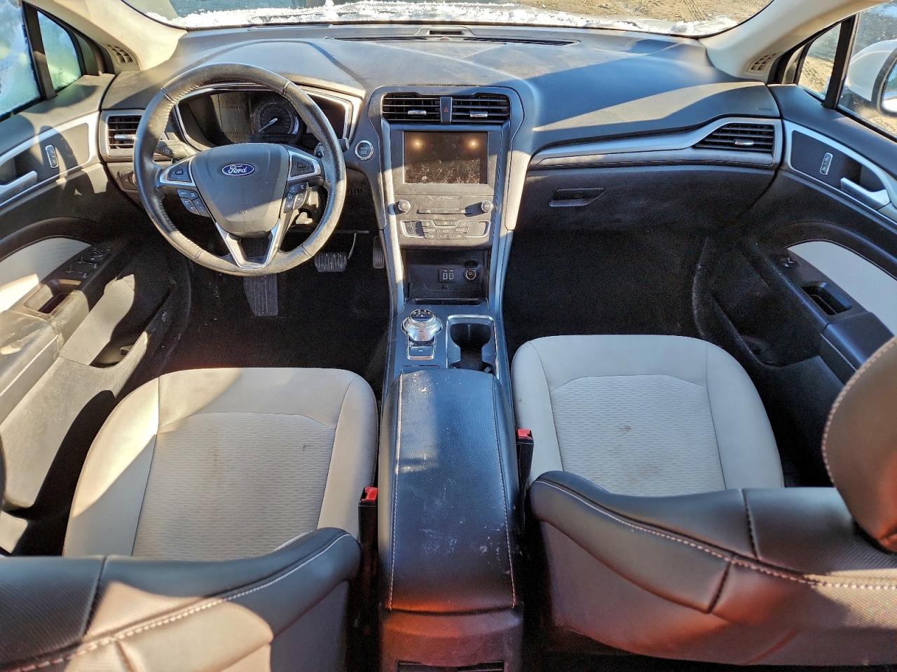 2019 FORD FUSION SE photo 8
