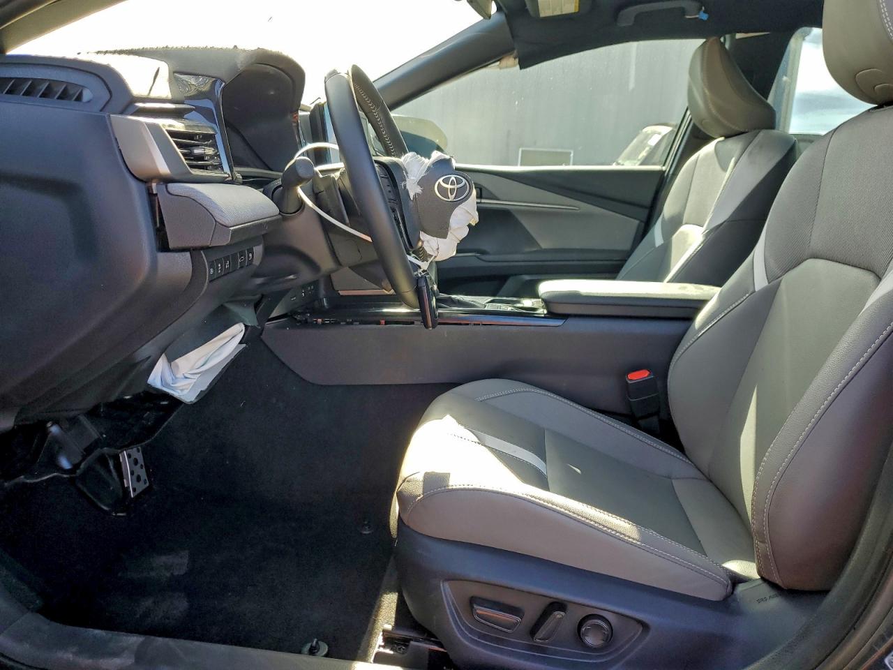 2025 TOYOTA CAMRY XSE photo 7