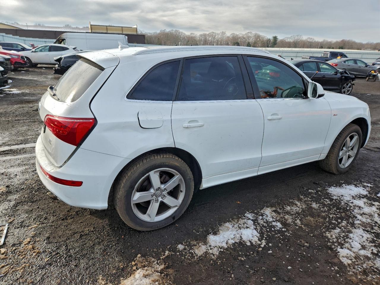 2012 AUDI Q5 PREMIUM PLUS photo 3