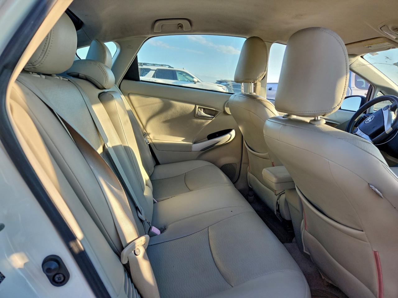 2011 TOYOTA PRIUS photo 10