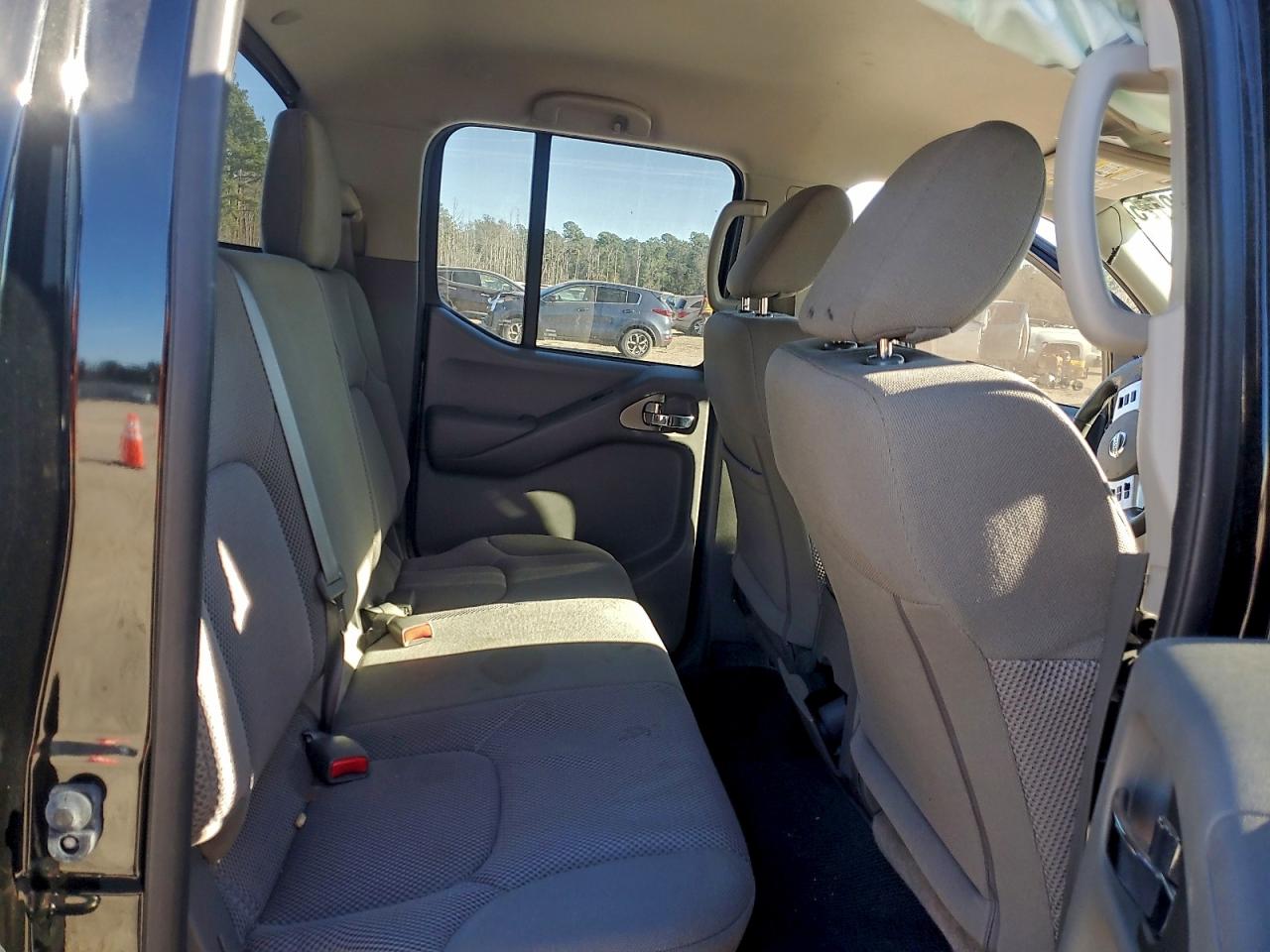 2019 NISSAN FRONTIER S photo 10