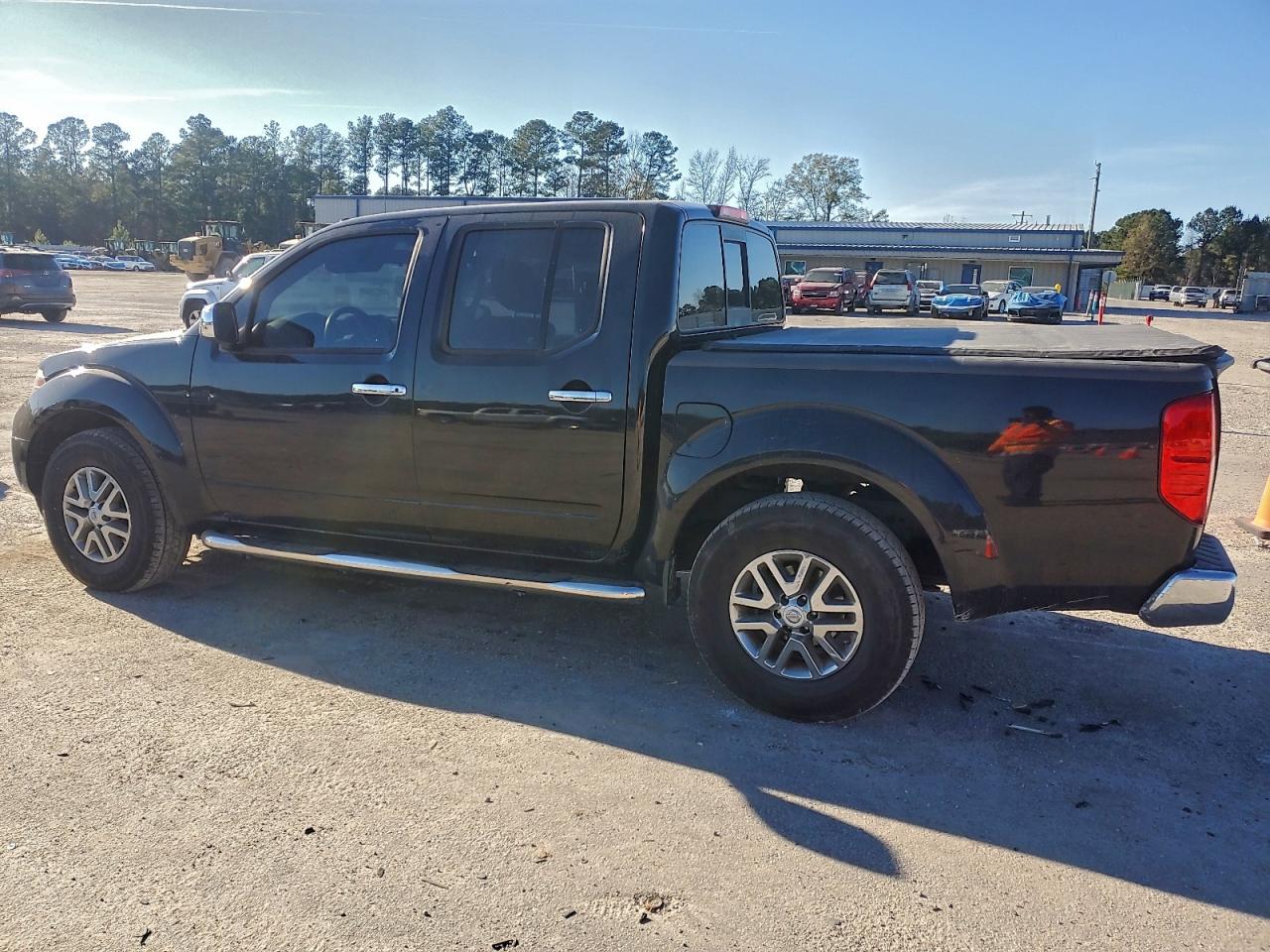2019 NISSAN FRONTIER S photo 2