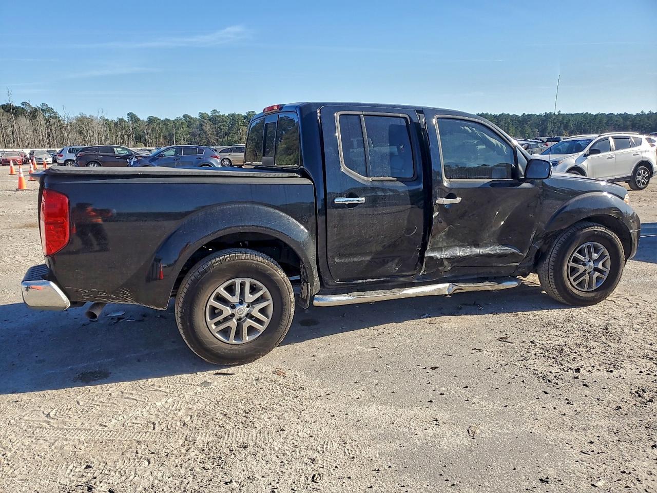 2019 NISSAN FRONTIER S photo 3