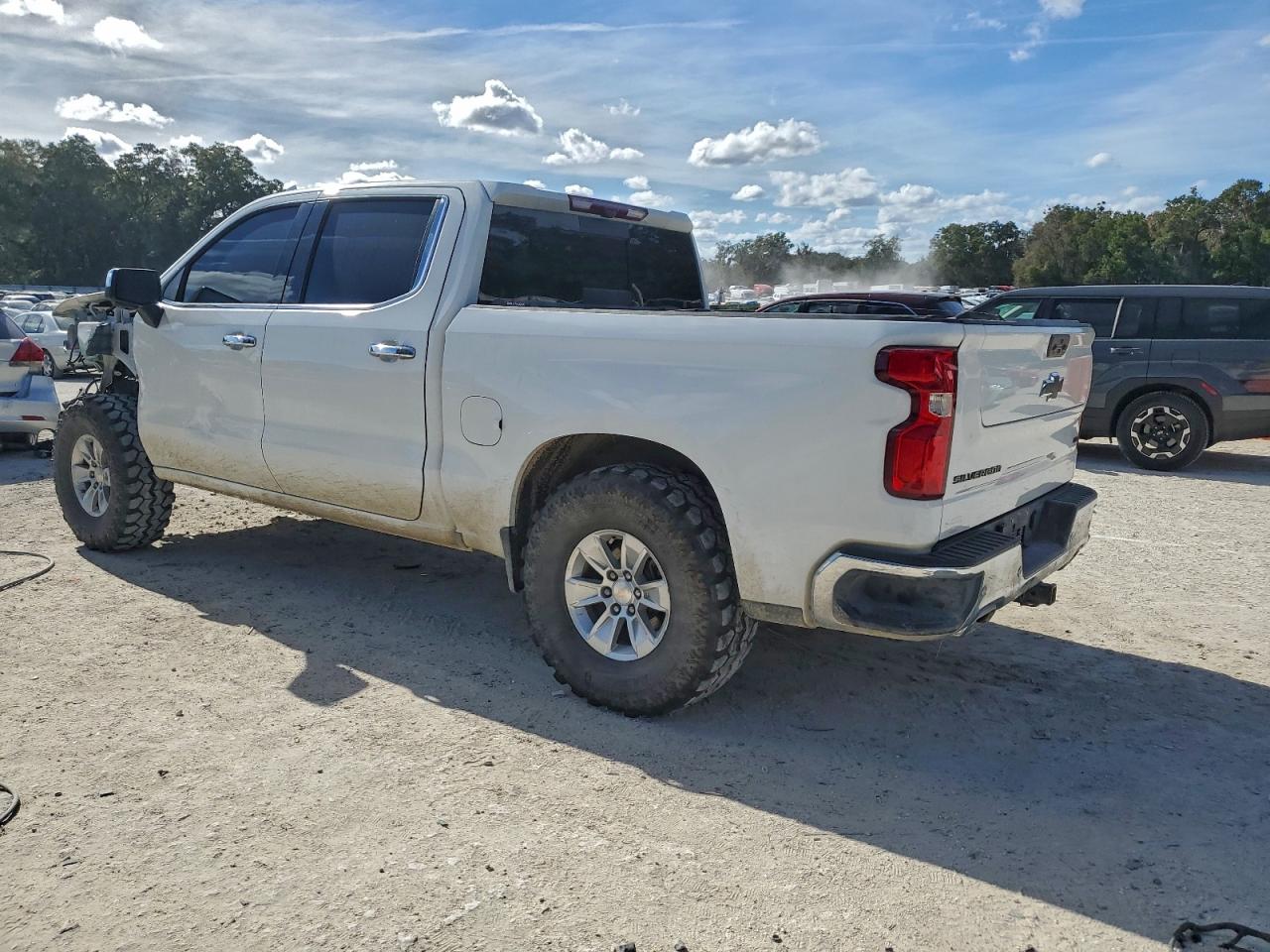 2023 CHEVROLET SILVERADO K1500 LTZ photo 2