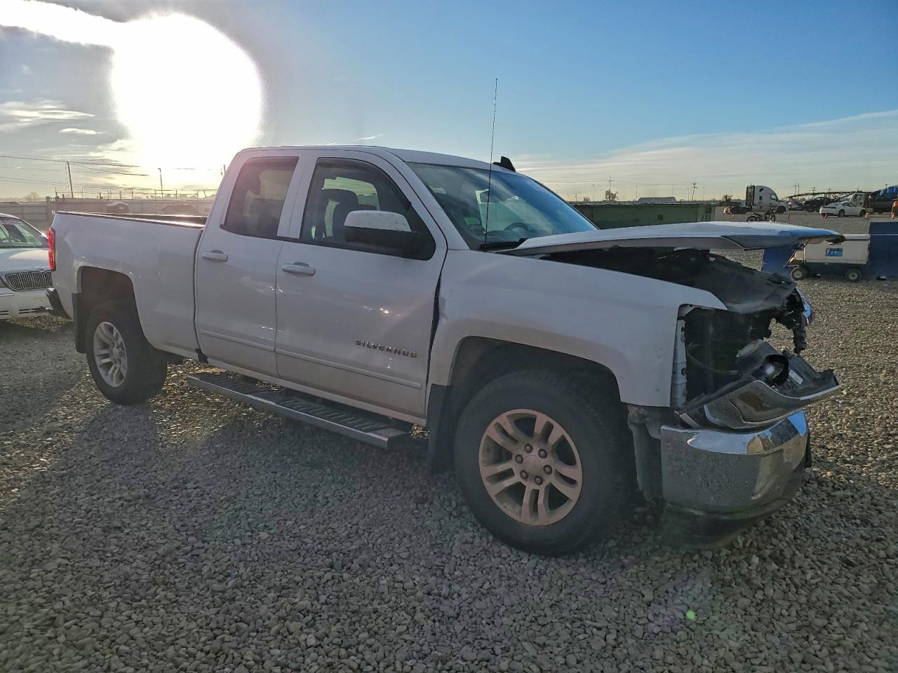 2016 CHEVROLET SILVERADO K1500 LT photo 4
