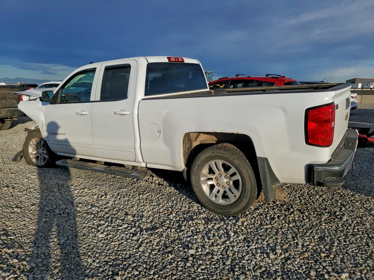 2016 CHEVROLET SILVERADO K1500 LT photo 2