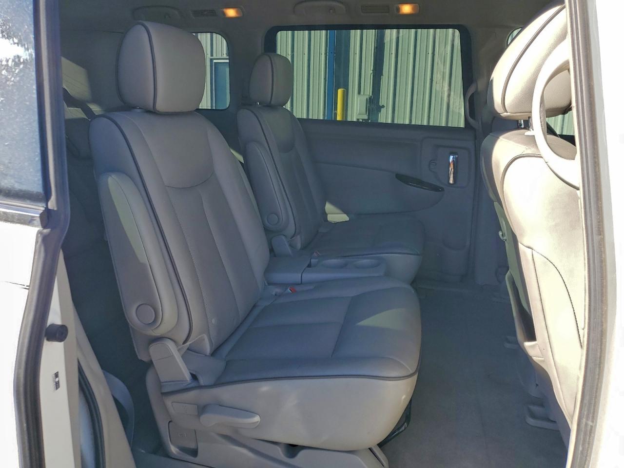 2012 NISSAN QUEST S photo 10