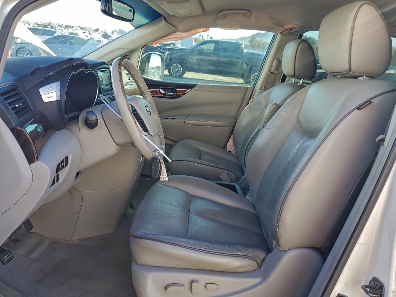 2012 NISSAN QUEST S photo 7