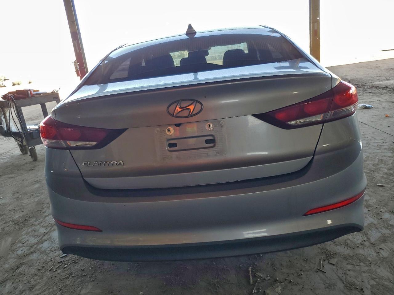 2017 HYUNDAI ELANTRA SE photo 6