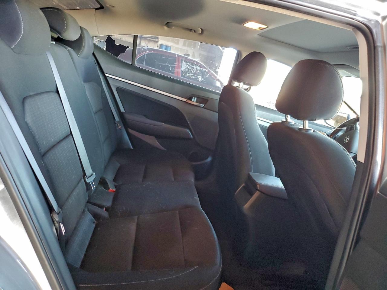 2017 HYUNDAI ELANTRA SE photo 10