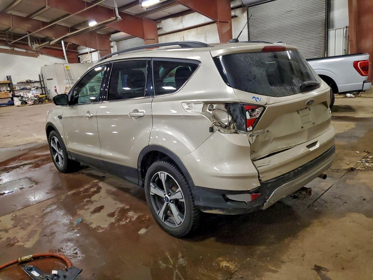 2017 FORD ESCAPE SE photo 2
