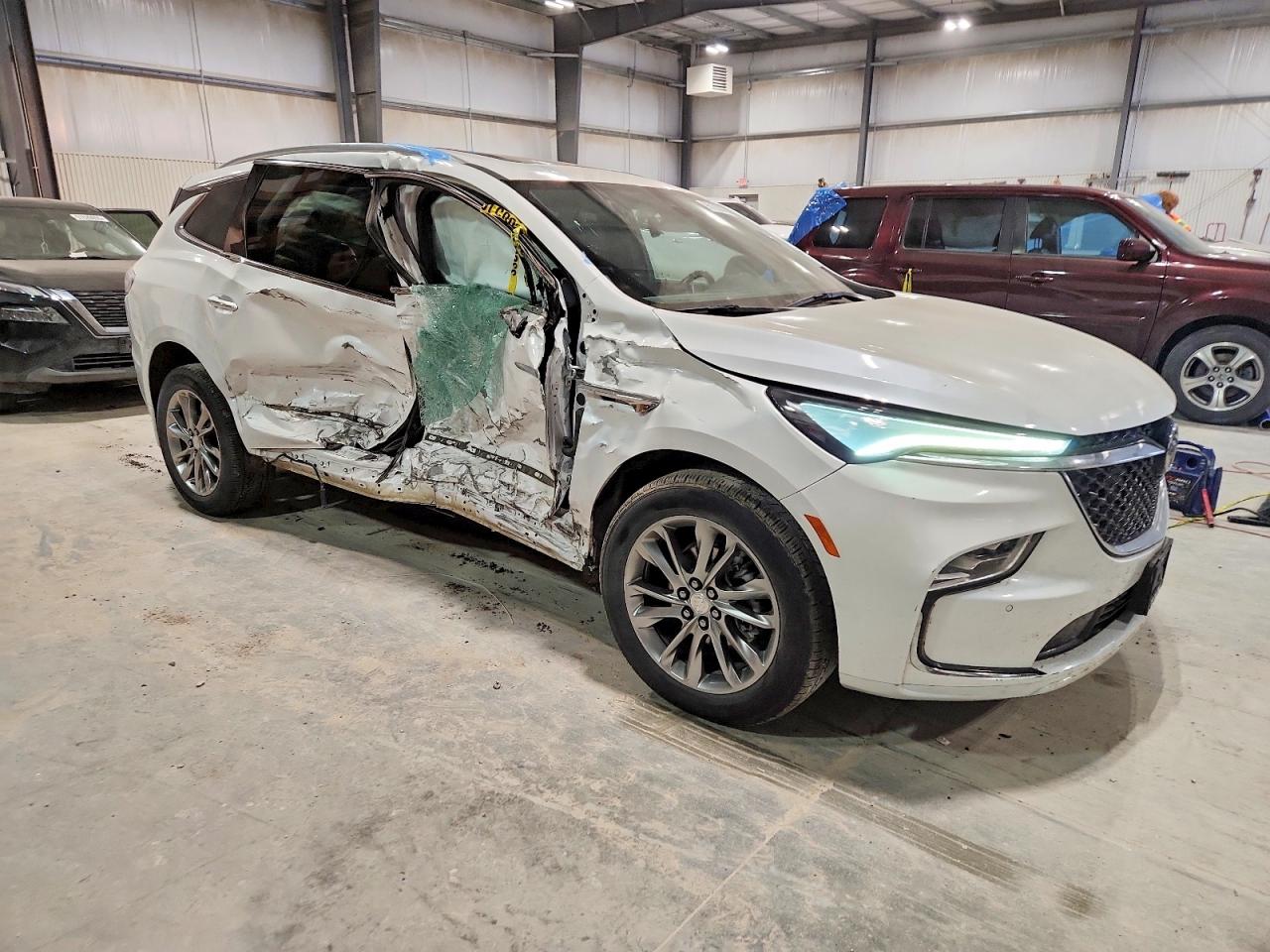 2022 BUICK ENCLAVE AVENIR photo 4