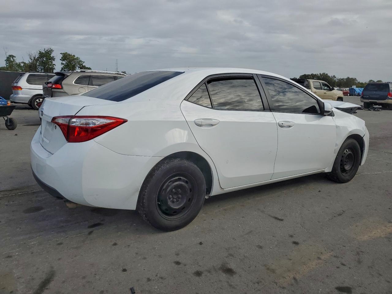 2014 TOYOTA COROLLA L photo 3