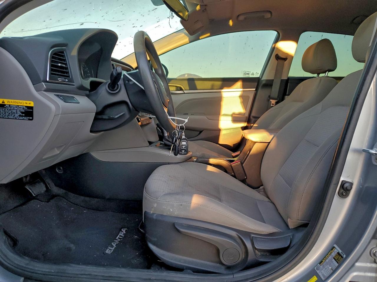 2017 HYUNDAI ELANTRA SE photo 7