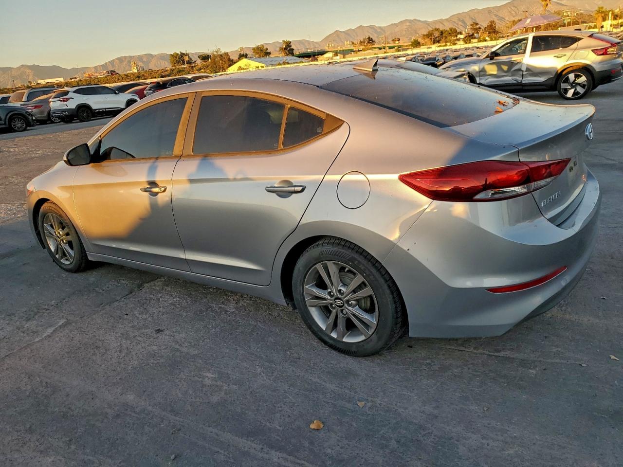 2017 HYUNDAI ELANTRA SE photo 2