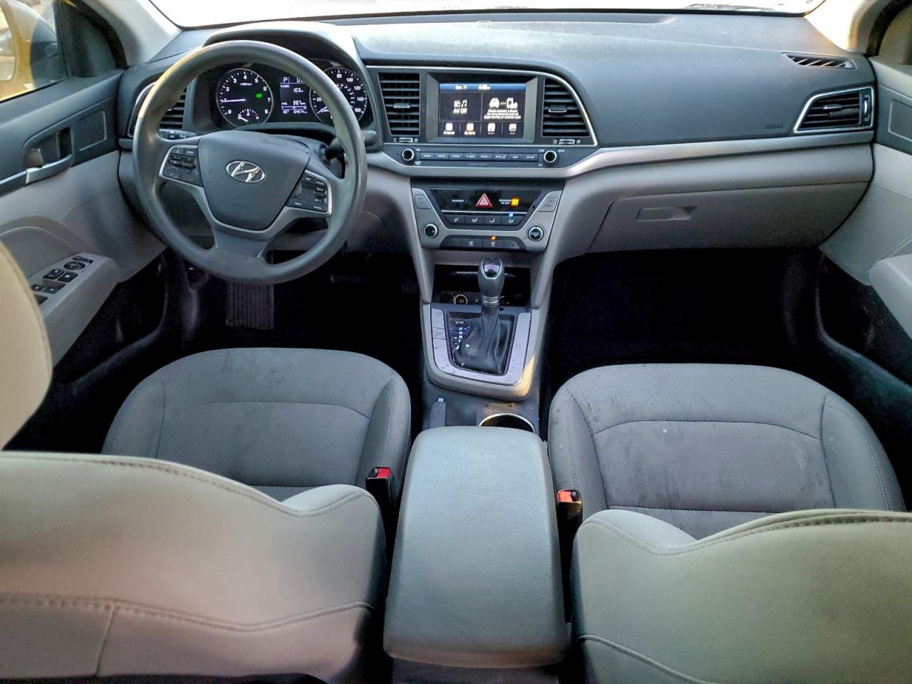 2017 HYUNDAI ELANTRA SE photo 8