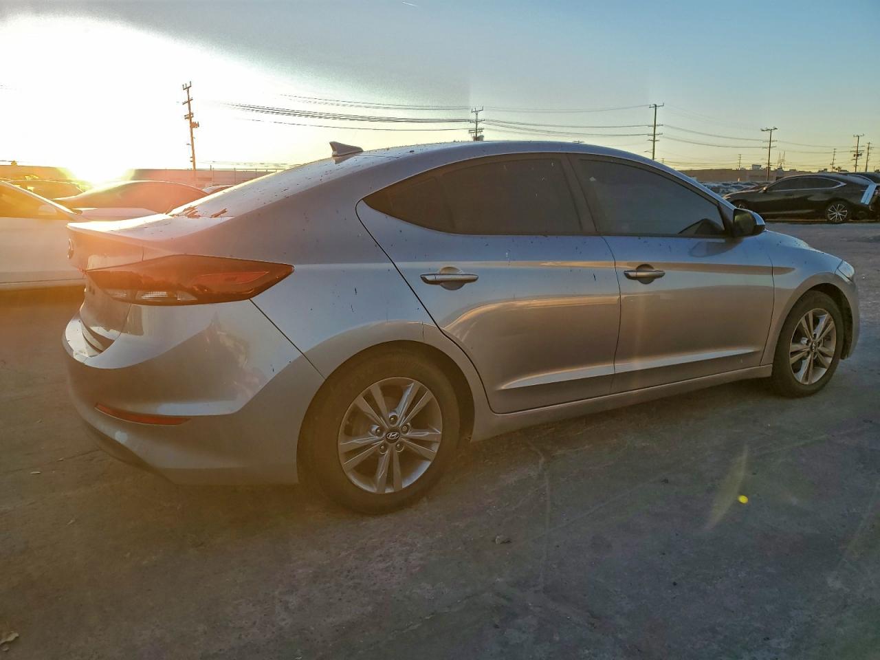2017 HYUNDAI ELANTRA SE photo 3